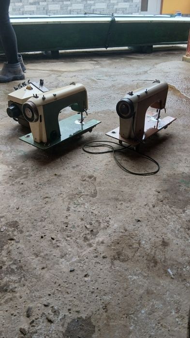 Vând mașini de cusut ileana din ani 1950