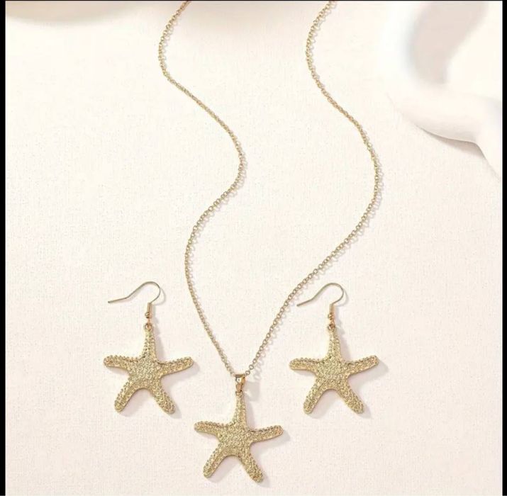Комплект качественной бижутерии в виде морской звезды.