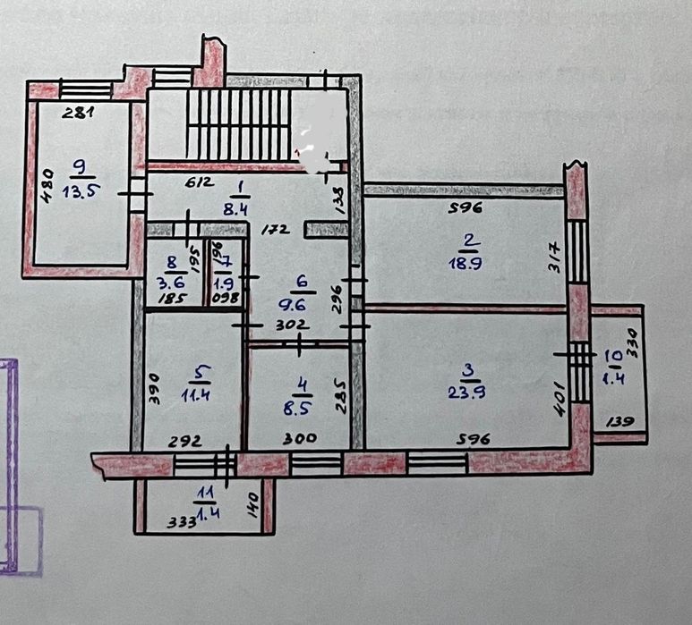 Продам 4 комнатную квартиру