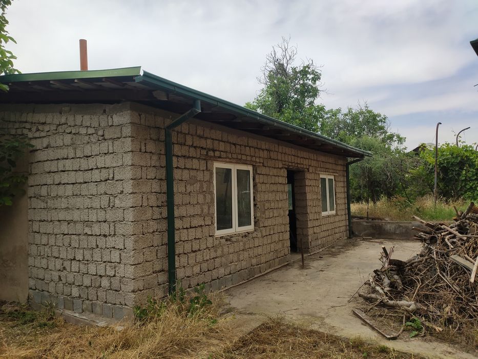 Тузель земельный участок 9.5 соток . От нового Узбекистан парка пару к