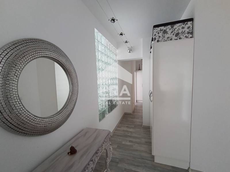 Четиристаен апартамент на морето с уникална гледка от всяка стая