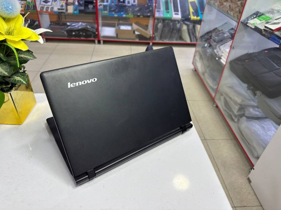 Lenovo office noutbuk holatlari yaxshi arzon narxda 2/256 GB