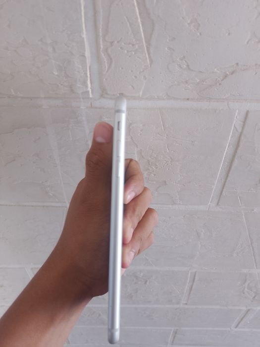 Продаю айфон 8 plus