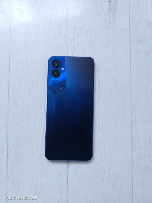 Телефон сатам .TECNO POVA 4