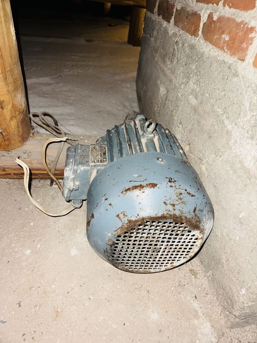 Трифазен електромотор