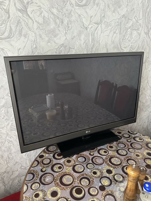 Телевизор LG диагональ 115 см