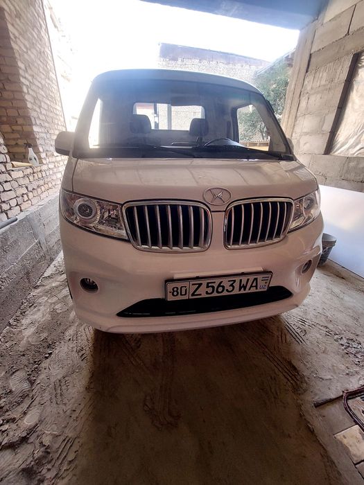 Shiney moshinasi sotiladi yagi