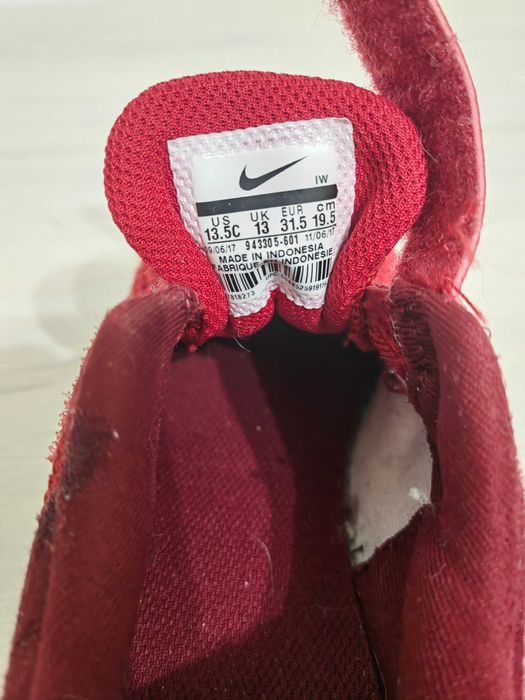 Маратонки NIKE Revolution 4