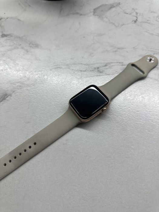 Продам смарт часы Apple Watch