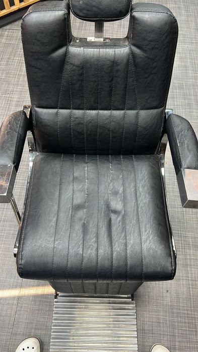 Продаются кресла для барберов