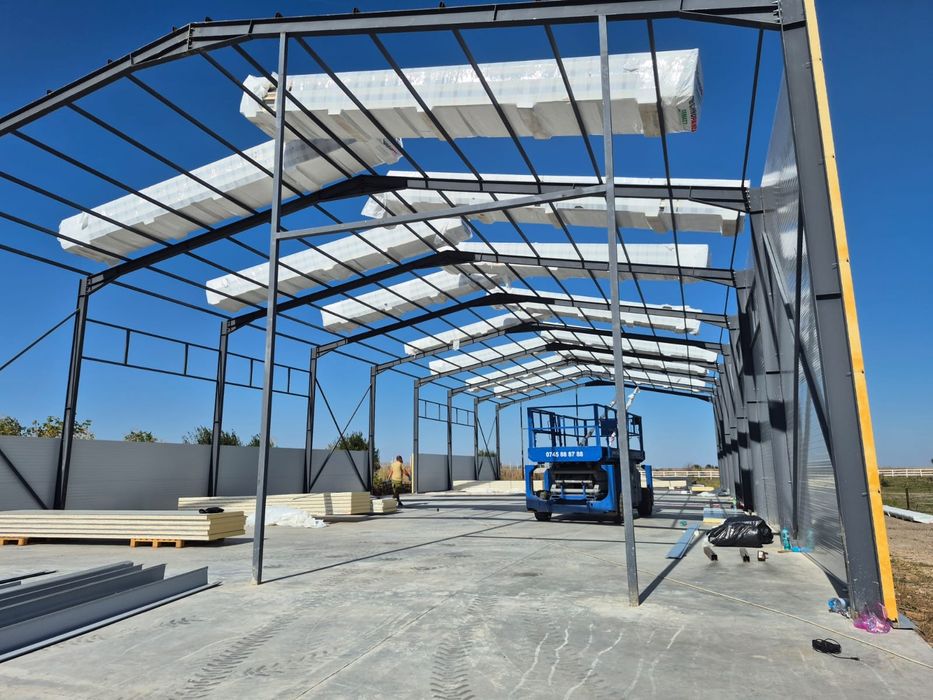 Vand hale metalice hala ,structura metalica diferite mărimi  cu panou sandwich  sau fara