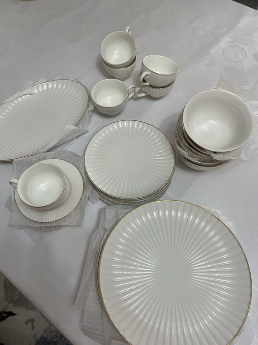 Столовый сервиз на 12 персон