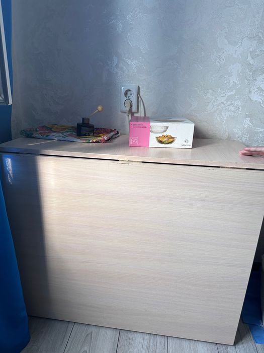Стол книжка и стулья