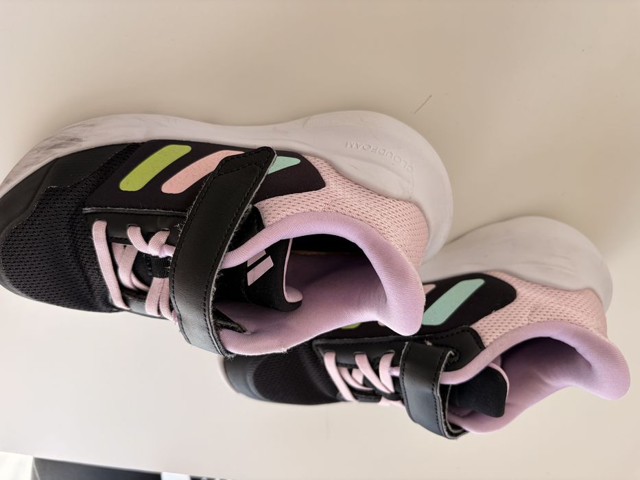 Маратонки Adidas 32 номер с леки забележки