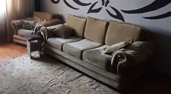 Продам диван, полудиван и кресло