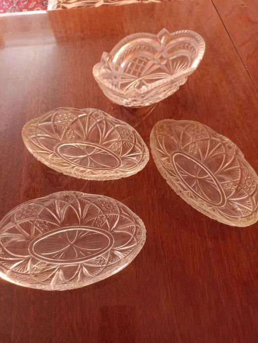 Продам хрустальные вазочки