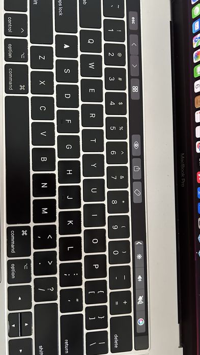 macbook pro 2017 15 second hand si noi de vanzare • Anunturi • OLX.ro