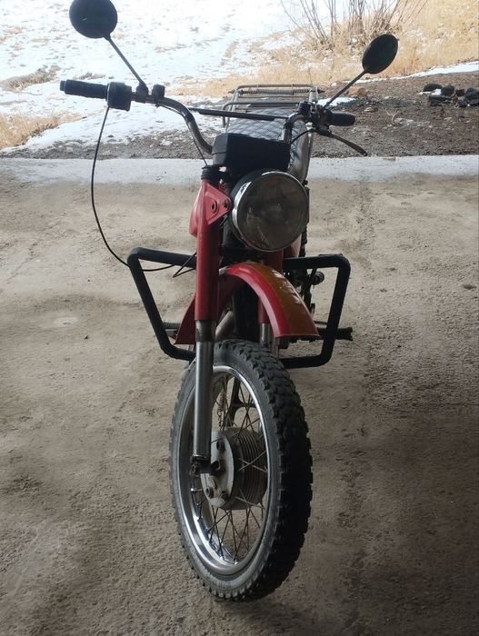 Minisk motosikil 12talik sotiladi