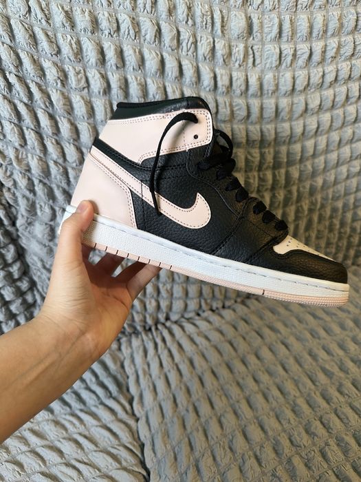 Jordan 1 mid marimea 38