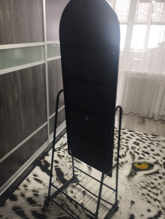 Зеркало напольное , мобильное