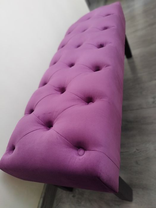 Vând băncuță tapițată , canapeluță din catifea mov