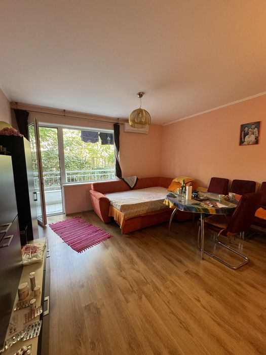 Дава се под наем Двустаен апартамент в Бургас, Лазур - 65 кв.м за 90000 € - Снимка #2