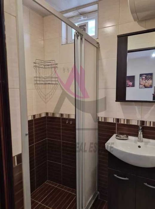 Дава се под наем Тристаен апартамент в Варна, Чайка - 75 кв.м за 680 € - Снимка #9