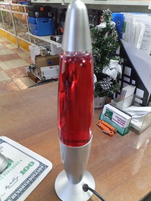 Продам лавалампу.