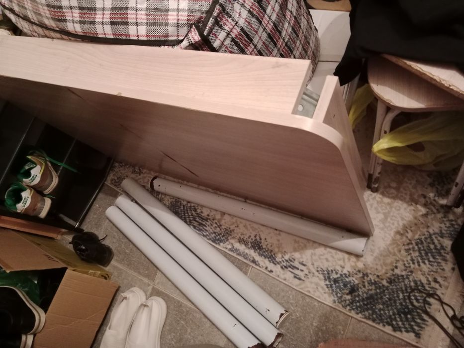 Продам стол со стульями кухонный раздвижной