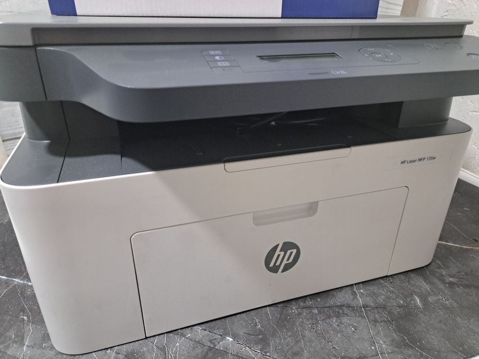 Продам МФУ принтер 3в1 HP Laser Jet MFP 135W  (идеал)