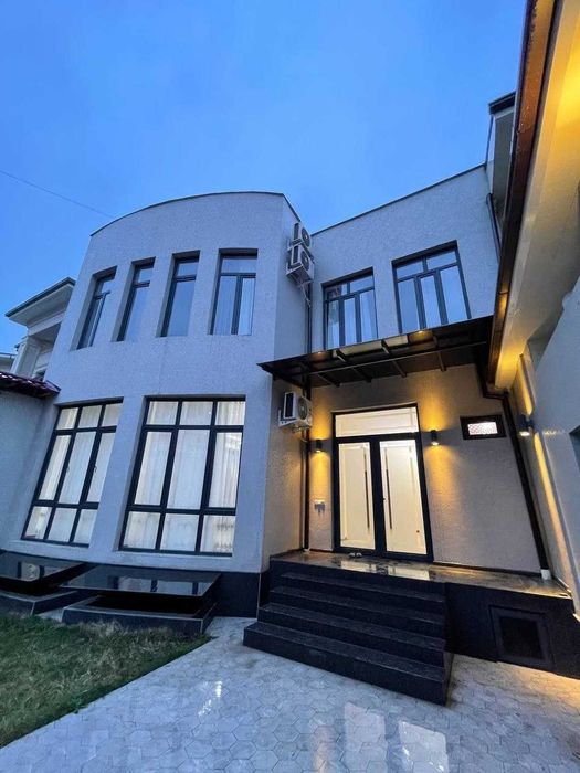 Аренда дома под офис центр столицы  гостиница Россия