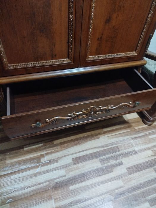 Шифоньер и комод импортные