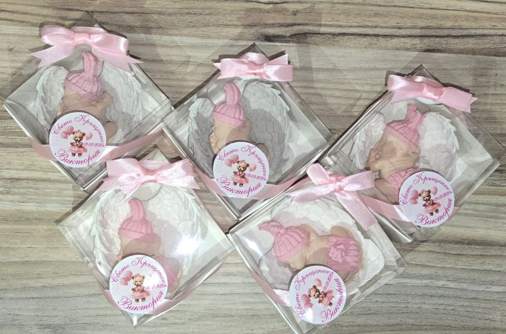 ~Бебенце върху възглавница или крило~Подарък за гости~Ръчна изработка~