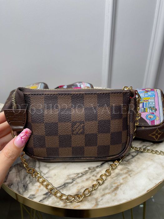 Geanta Min Louis Vuitton - Pochette Accesoires cu Imprimeuri