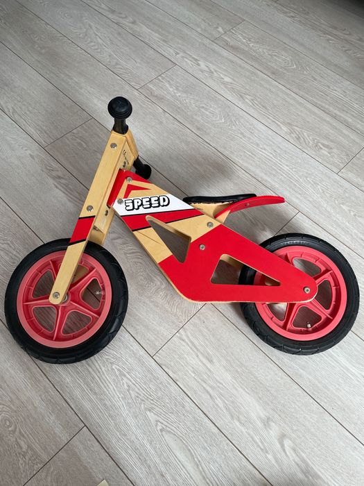 Деревянный детский беговел