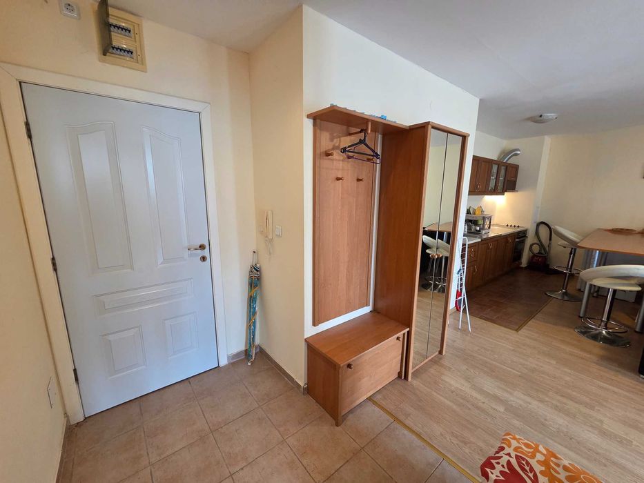 Двустаен апартамент на първа линия море в Равда