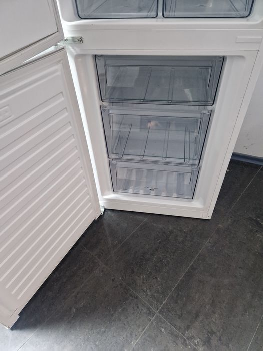 Хладилник с фризер Aeg A++ No Frost