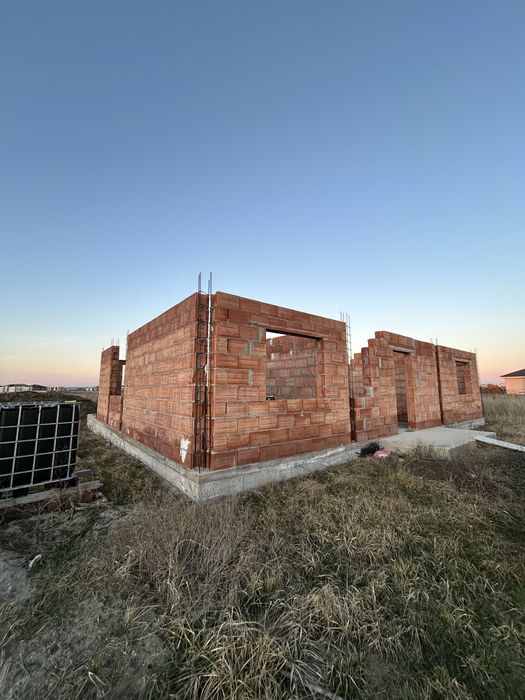 Casa in cihei  in constructie
