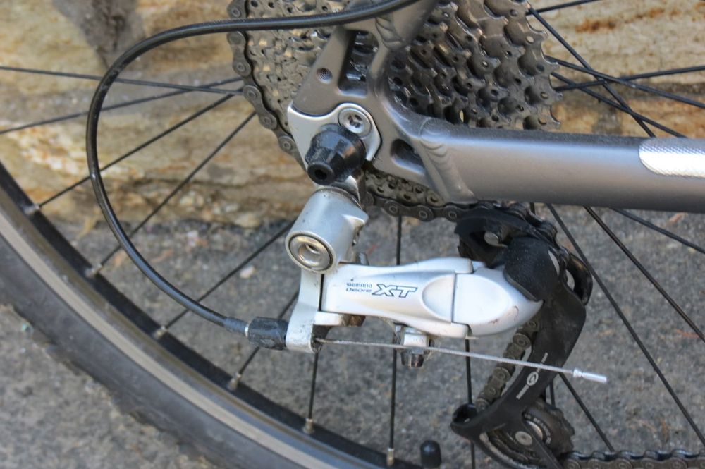 Vând bicicleta mtb cu roti pe 26"