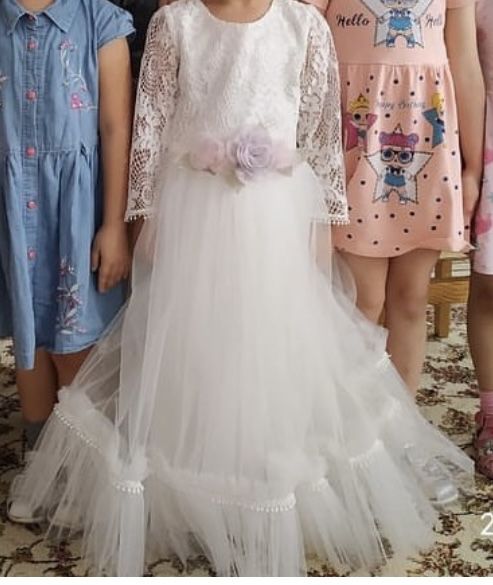 Продам шикарное детское платье