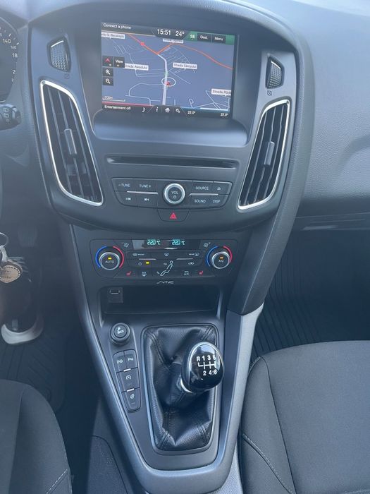 FORD Focus 2015 — imagine 5