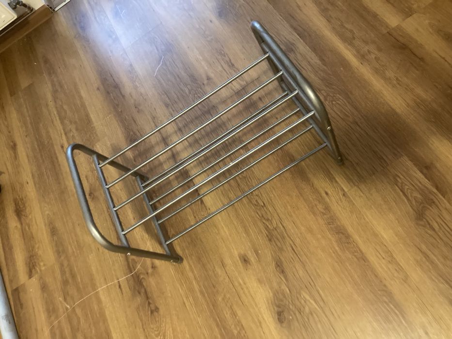 Raft pantofi 50lei . Raft metalin incaltaminte 50lei