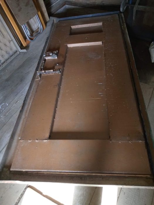 Металлическая дверь продам