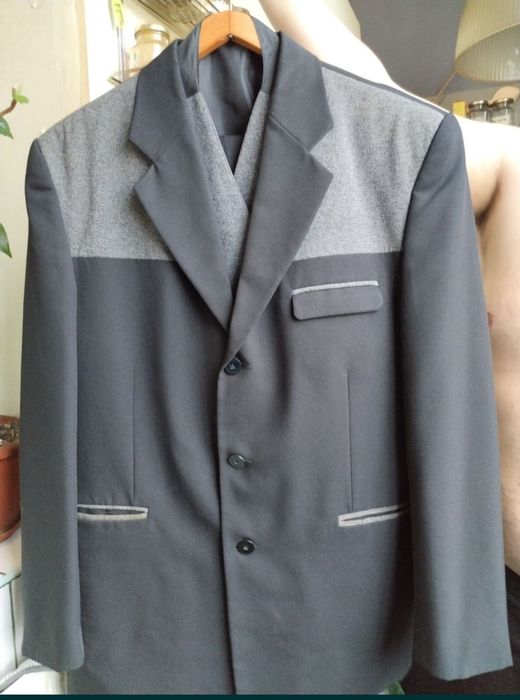 Costum bărbat ,mărime 52,negru cu gri