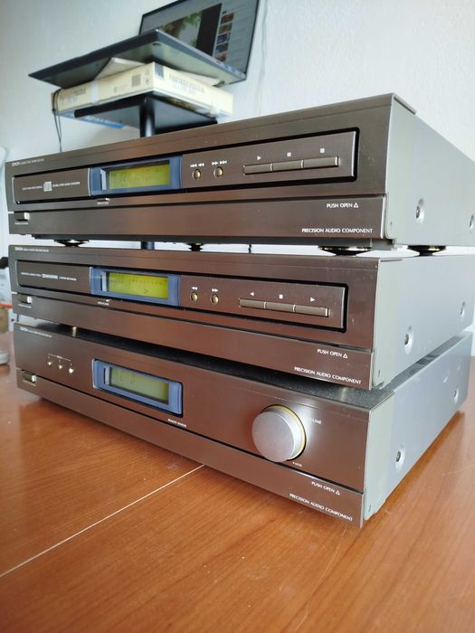 Sistem audio Denon complet  Amplificator  CD Player  Deck Telecomanda
