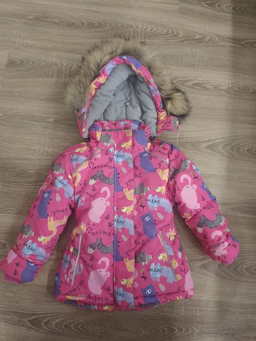 Зимняя куртка  на девочку 104 см
