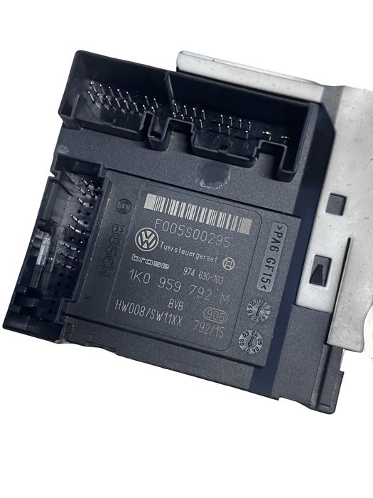 Motoras Geam Pivotant dreapta față Seat Altea XL 2006–2015 - cod: 1K09