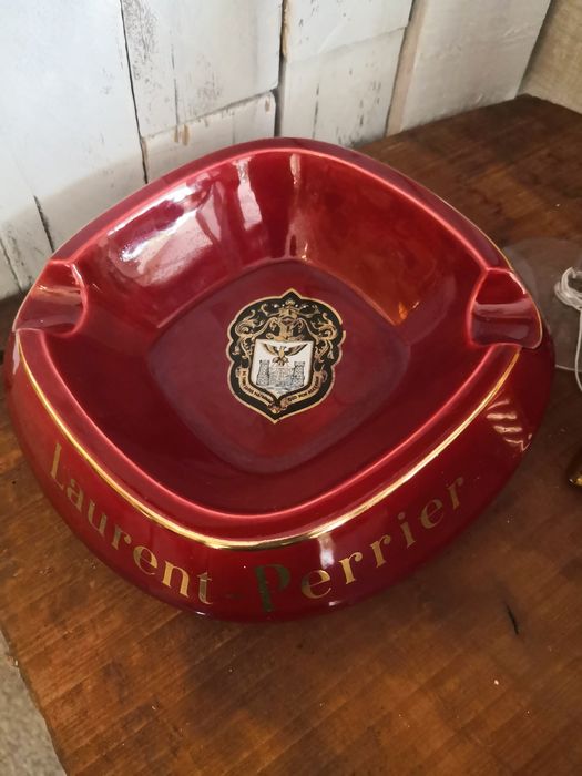 Пепелник за пури