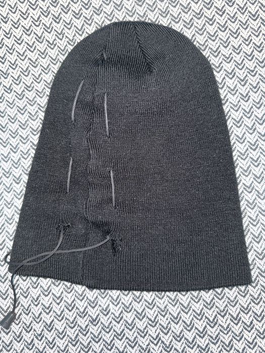 Две шапки, старые