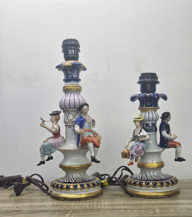 Порцеланови фигурални лампи.